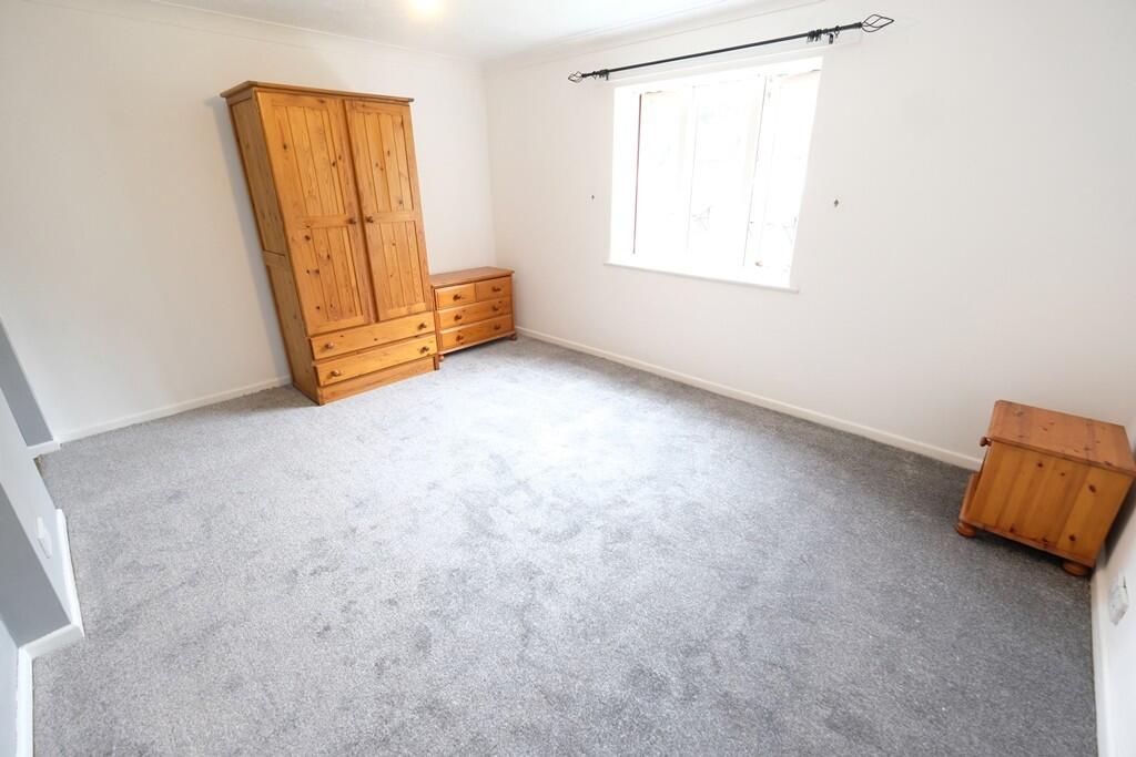 STUDIO ROOM