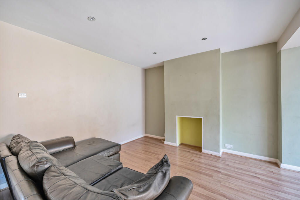 1304406-7-685597d...