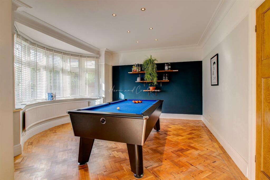 Holybush Road, Cyncoed, HernCrabtree (24).jpg