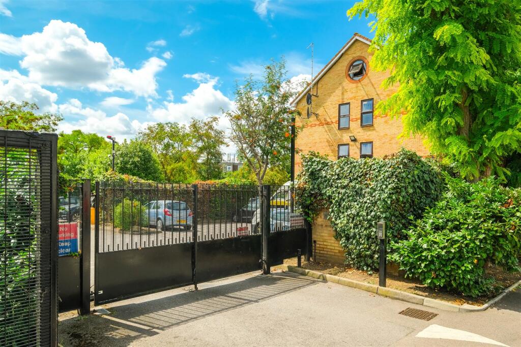 61 Latchingdon court-16.jpg