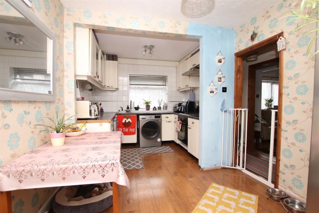 Kitchen Dining Room.JPG