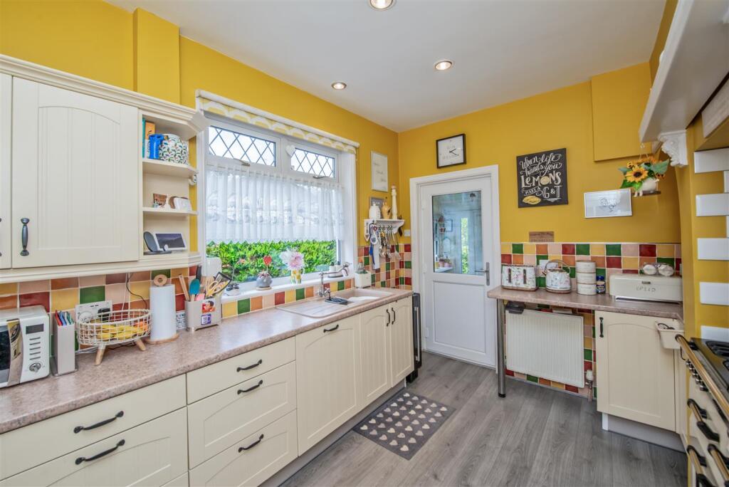 Fitted Kitchen: