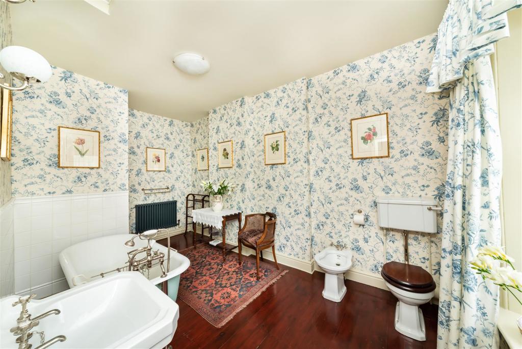 HOUSE BATHROOM