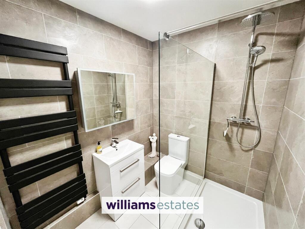 GF Shower Room