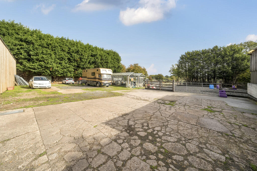 1360643-19-68dd70...