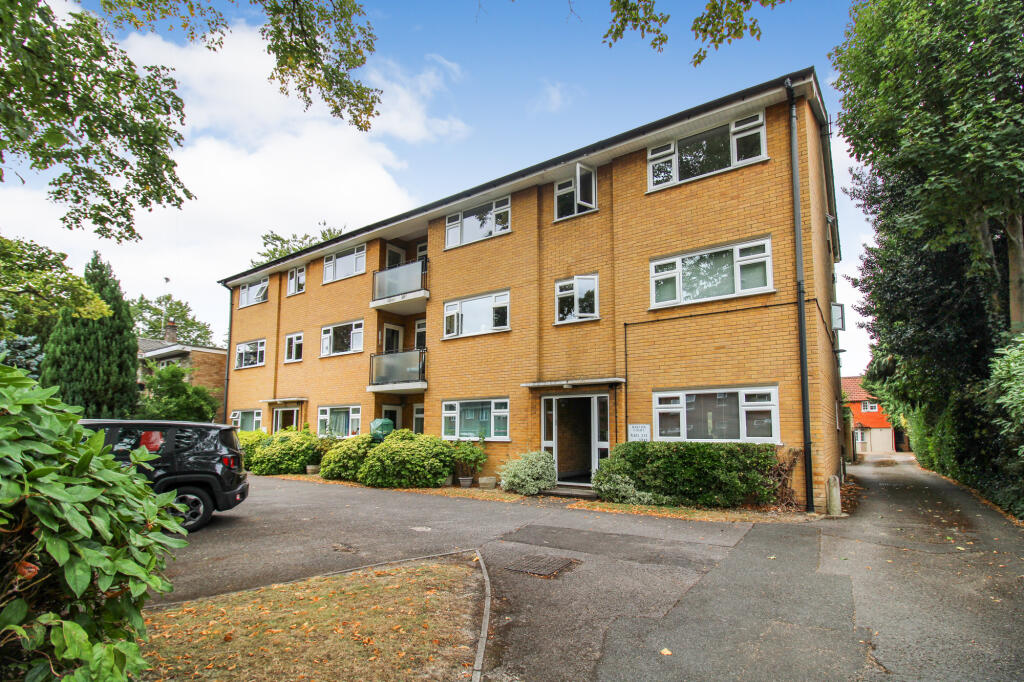 Barton Court, Cambridge Road West, Farnborough, GU14