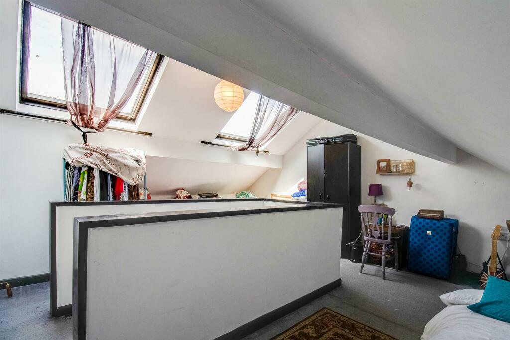 OCCASIONAL LOFT ROOM