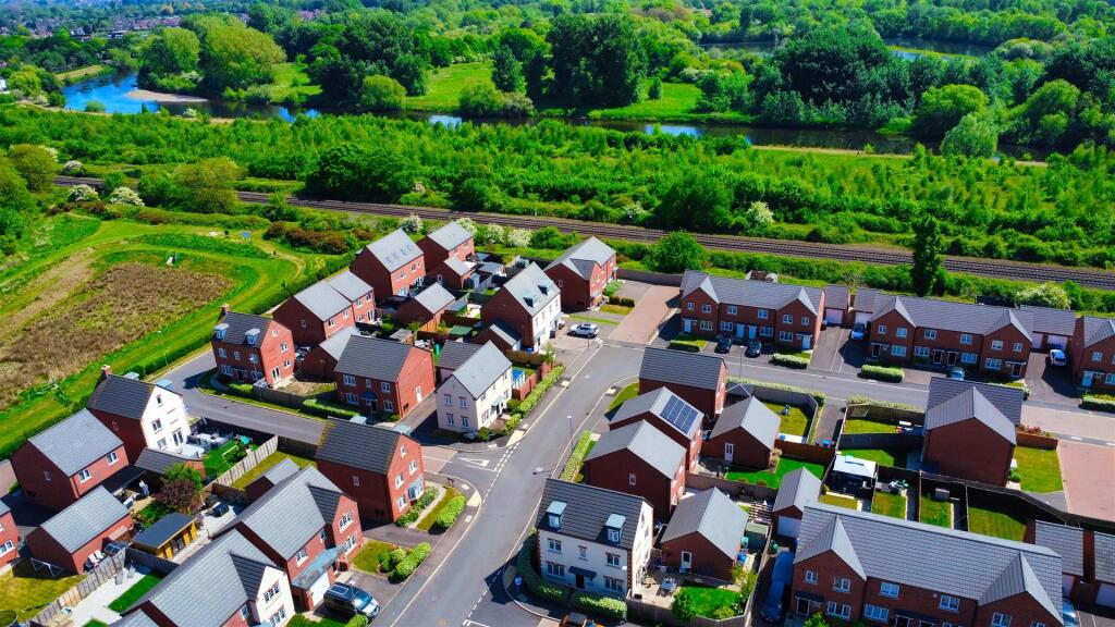 Harrier Way, Estate Agent, Burton on Trent (39).jp