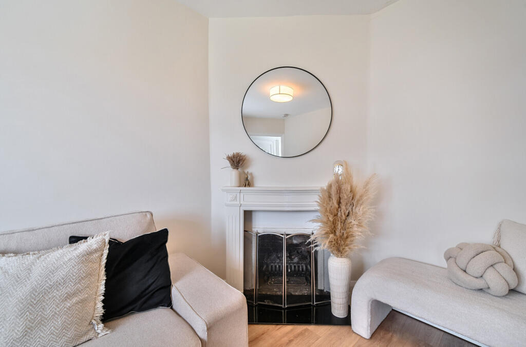 14-68150315eb117-...