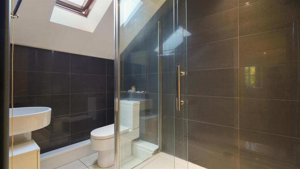 18GloucesterCres-16.jpg