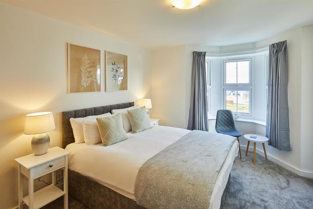 Copy of stay-north-yorkshire-royal-sands-6-scarbro