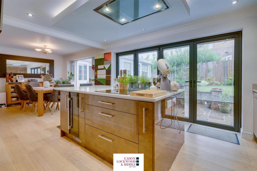 Kitchen Diner  2
