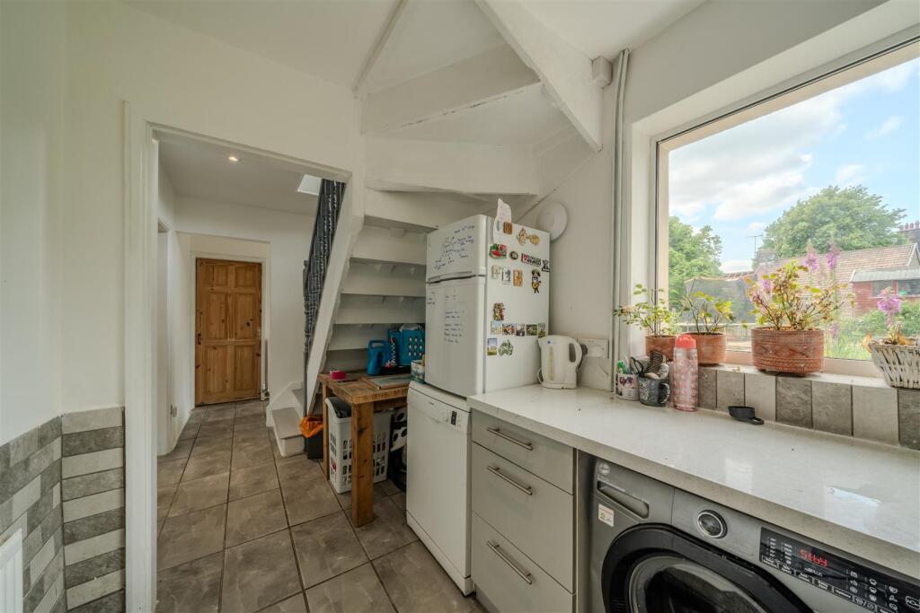 19 Lyneholmes Rise-140.jpg