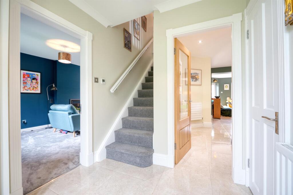 Entrance hallway.jpg