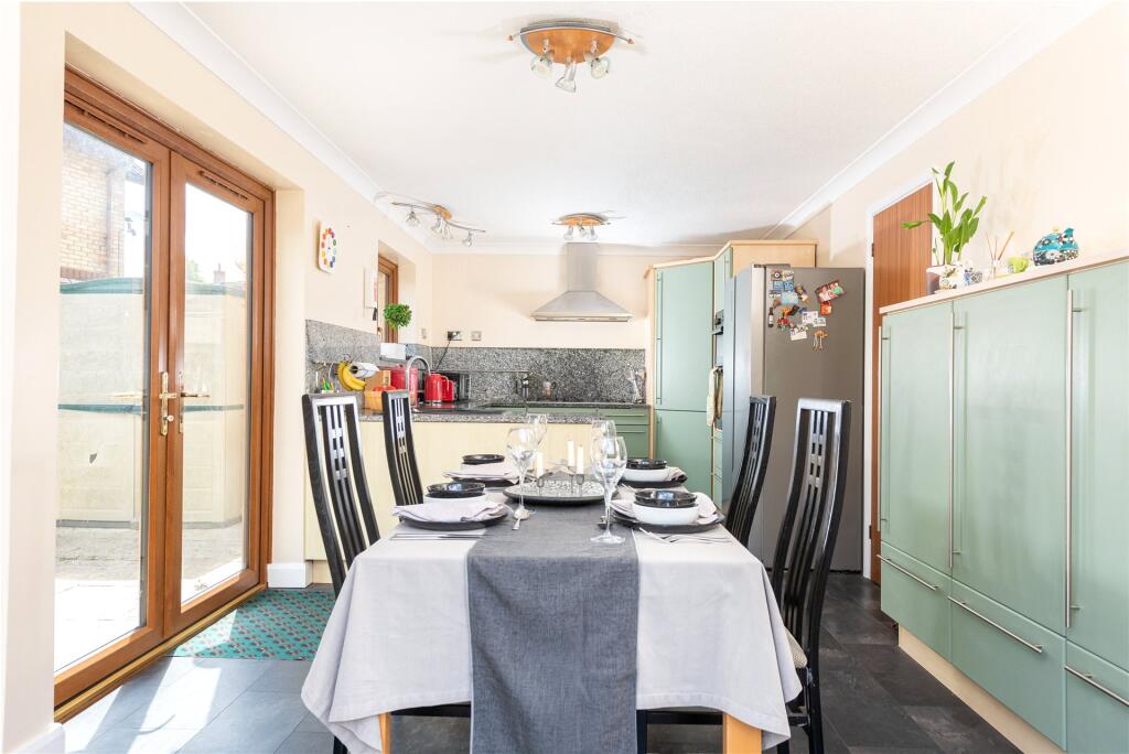 Kitchen/Dining Room