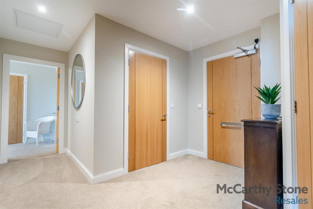 8633325-interior20.jpg