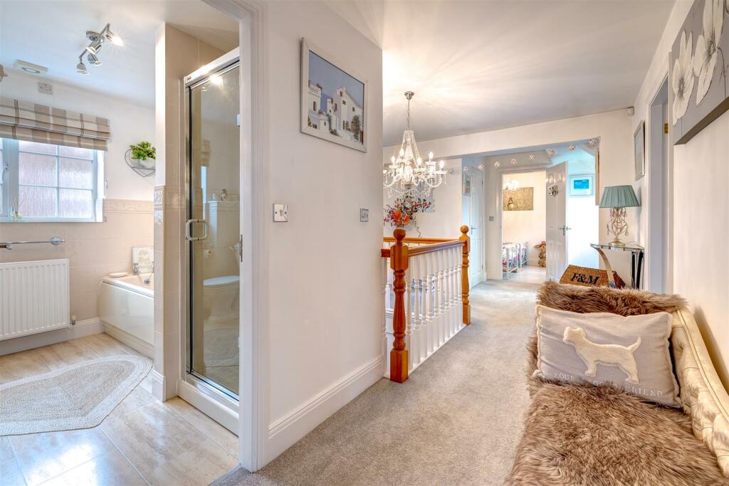 4 The Orchards, Thornton