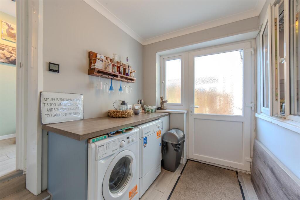 48 Melbourne Court-14.jpg