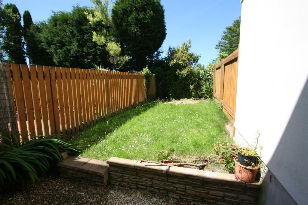 5 Grovewood Court Garden