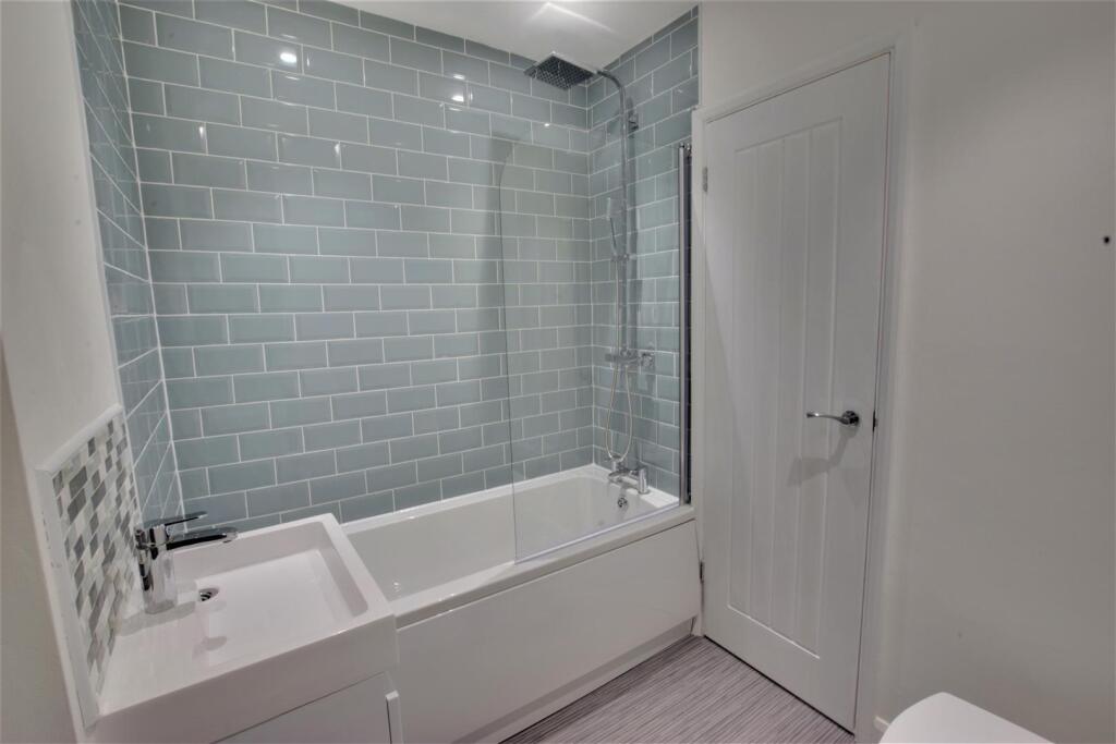 rbathroom.jpg