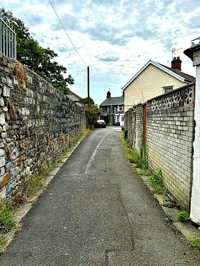 Private No Through Lane
