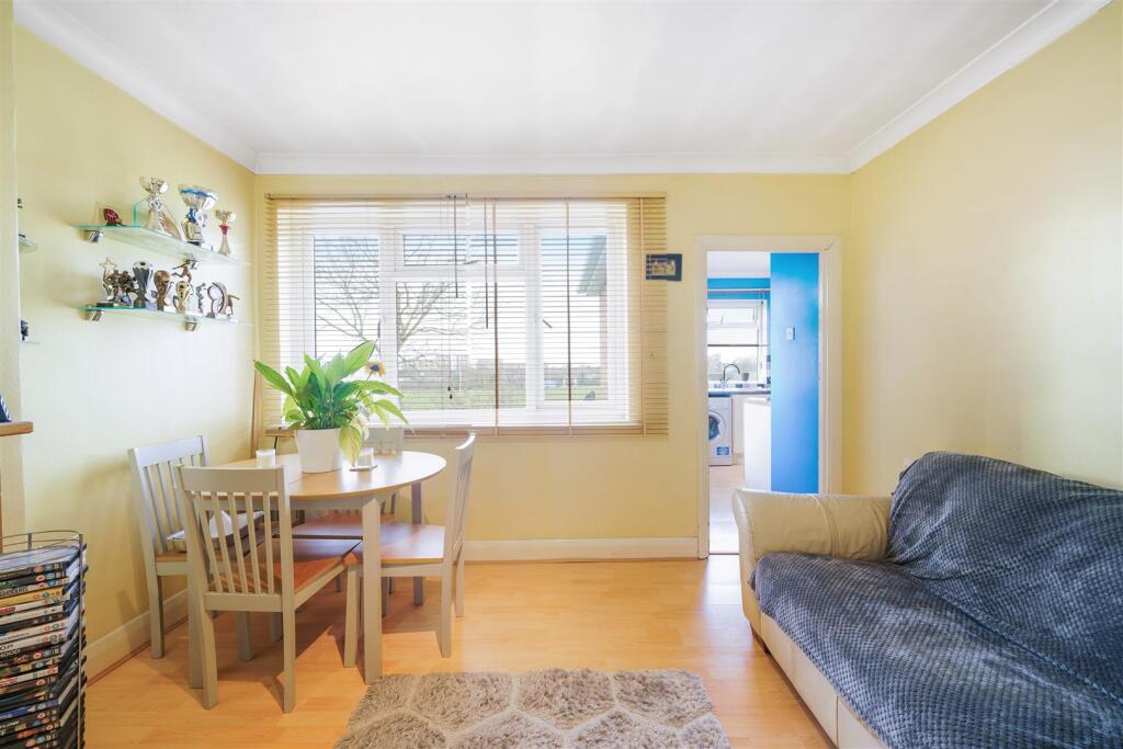 39A Priory Close - FmoIob9CAydcG6EEb1en.jpg