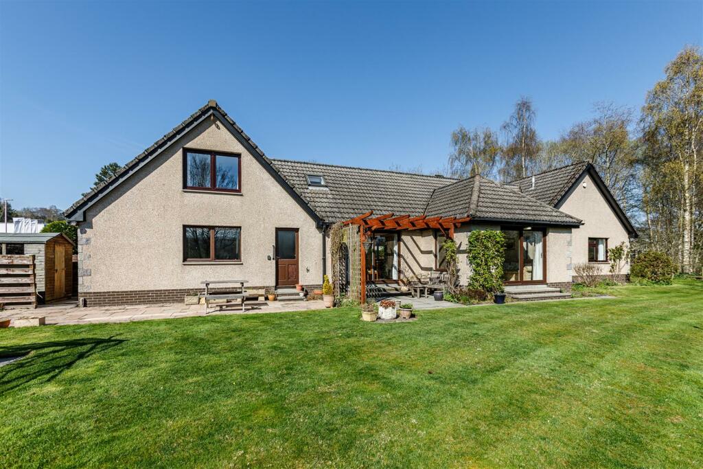 34 Melrose Road Galashiels Externals 05.JPG