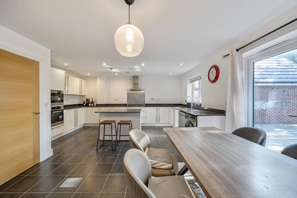 1346779-19-68dbcb...