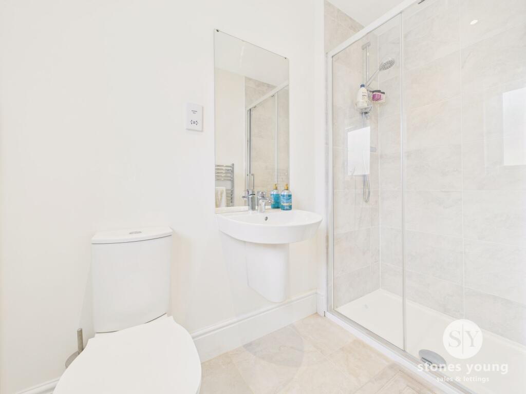 En-suite Shower Room 3