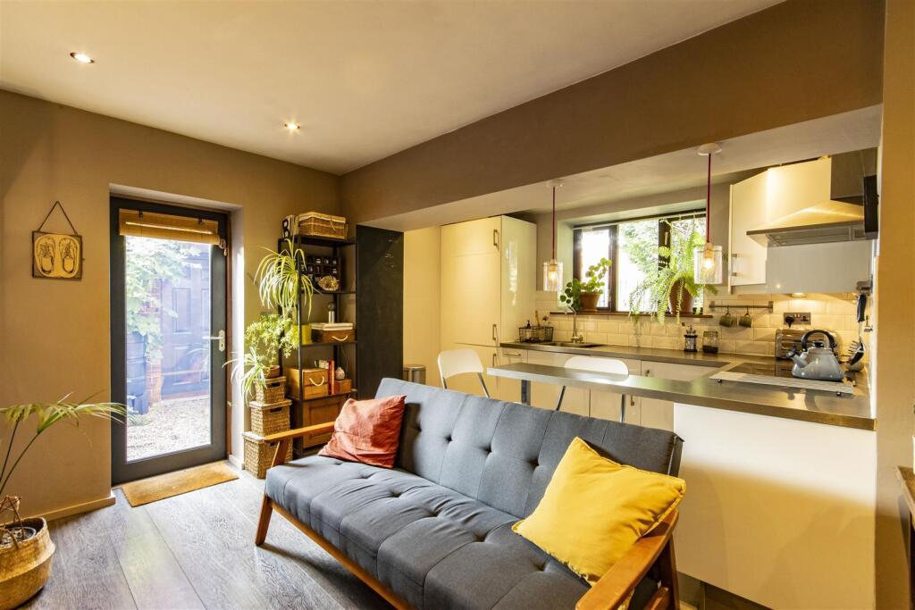 Open Plan Kitchen/Lounge