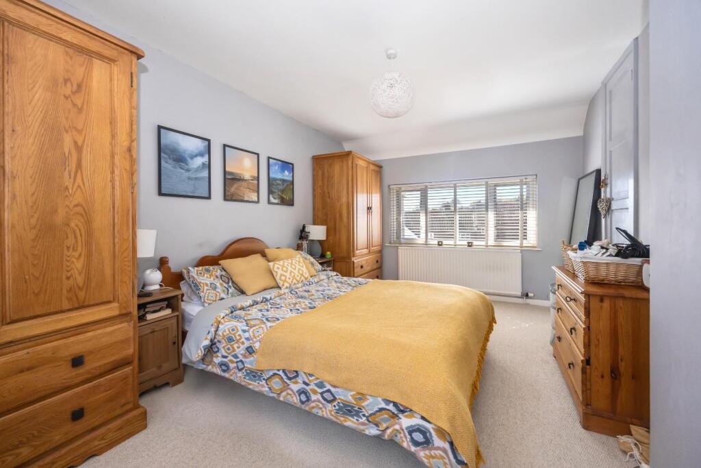 bedroom (3).jpg