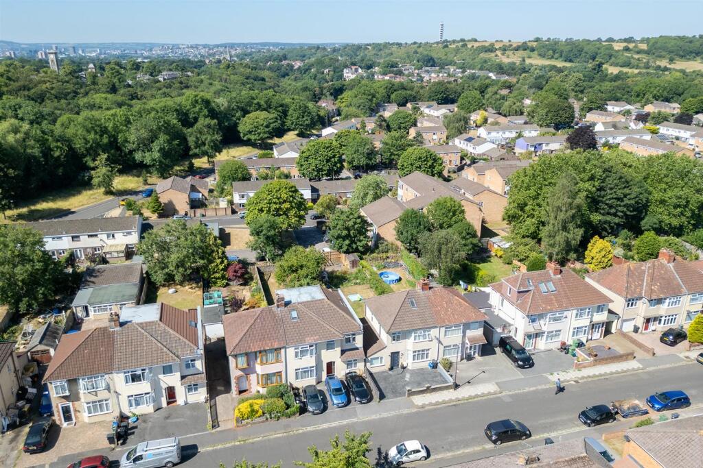 42 Frome Valley Road, Frenchay, Bristol BS16 1HE |