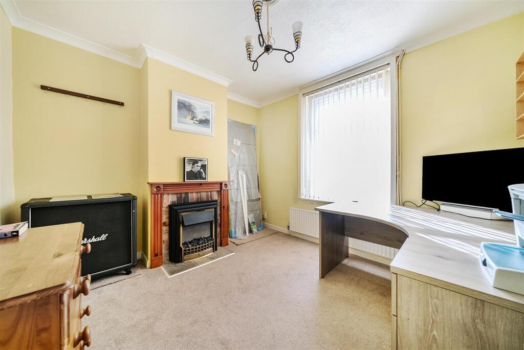 Bed 3/Reception Room