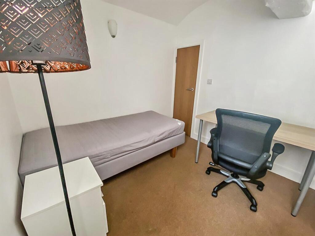 Single Bedroom 1