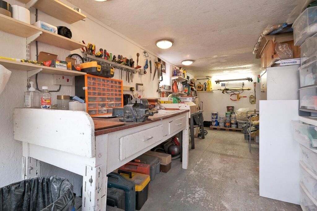 Workshop / Garage