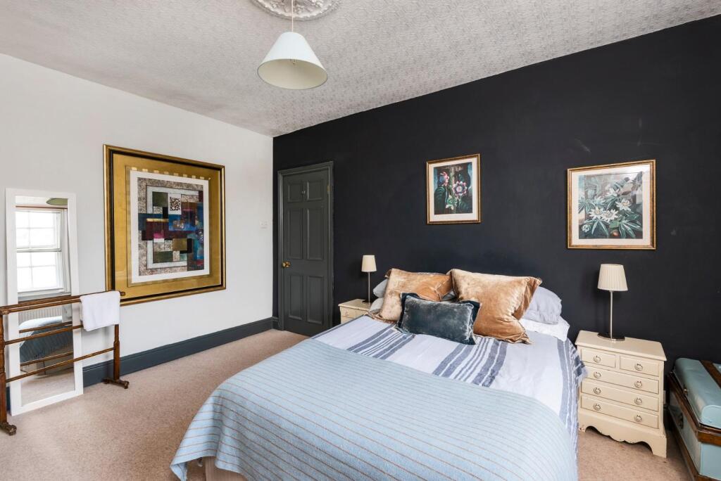 Flat 3, 2 Kensington Place, Bath, BA1 6AW-9.jpg