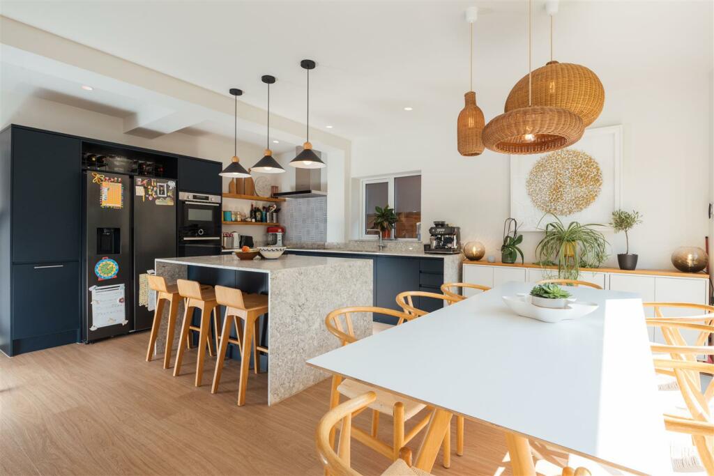 26 Queenswood Drive, Hitchin-22.jpg