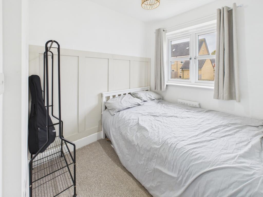 CAM04233G0-PR0034-STILL008