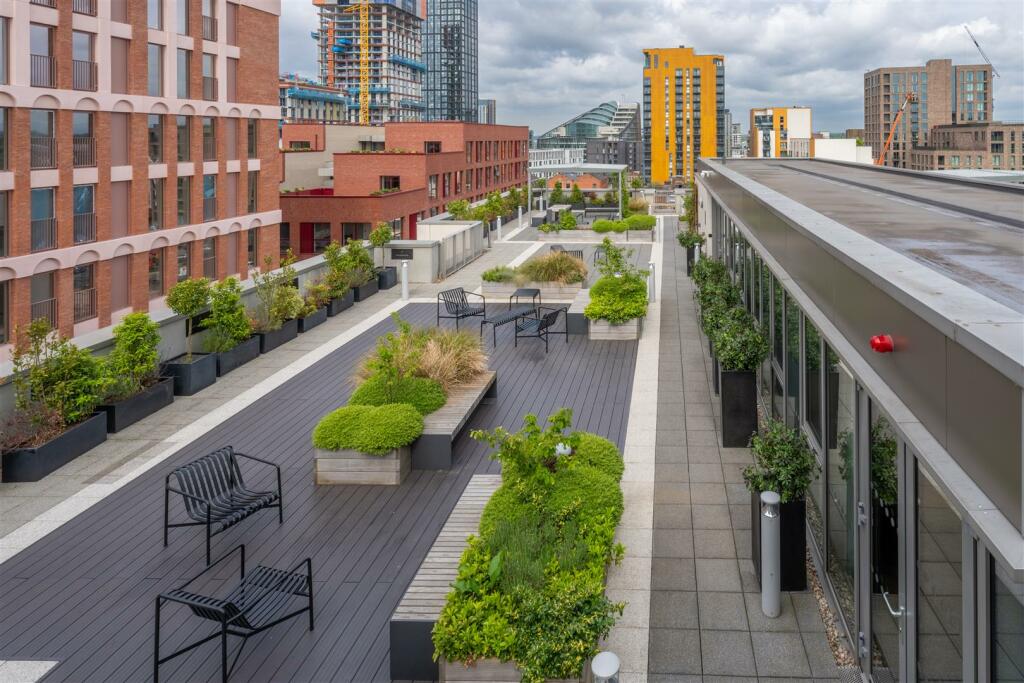 1_Roof Terrace 1.jpeg