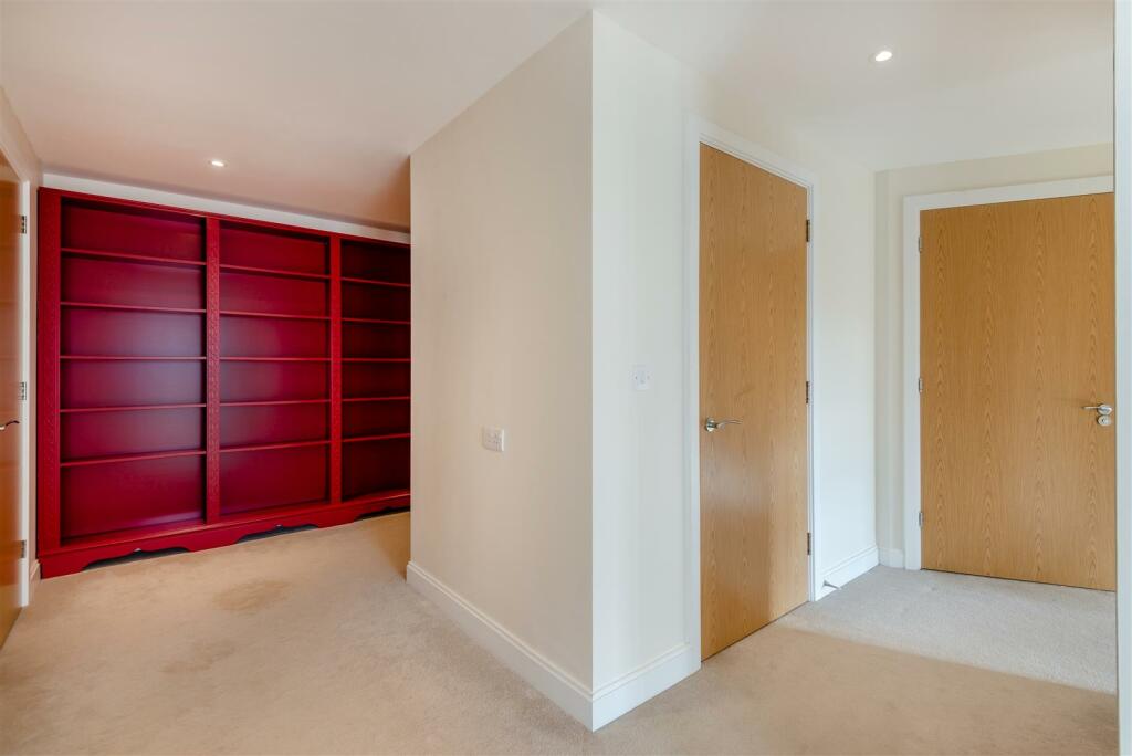 8630007-interior11.jpg
