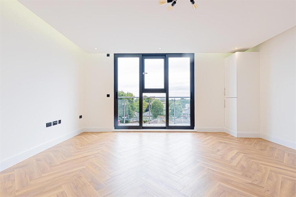 eninsula Court (7).jpg