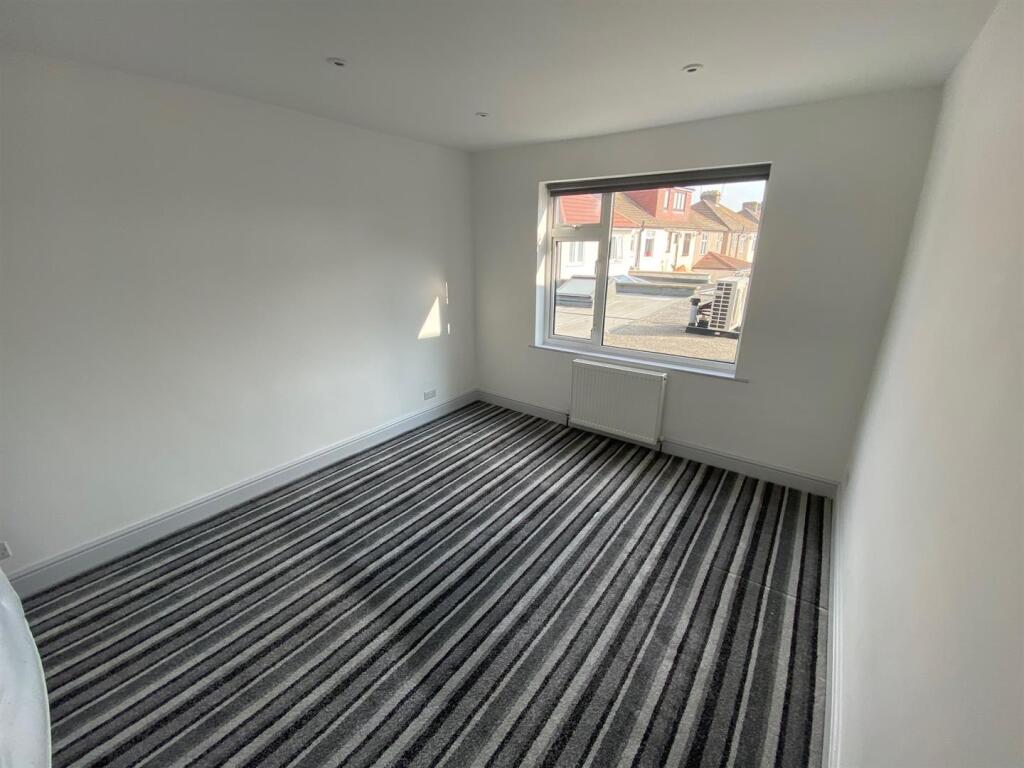 bedroom.jpg