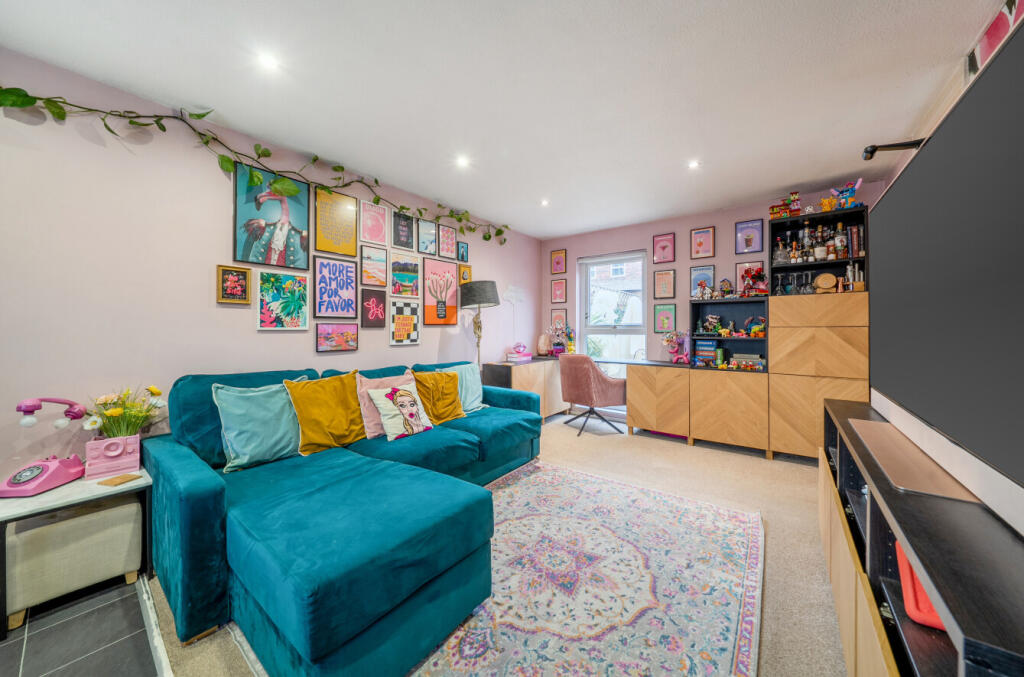 1394668-3-695f872...