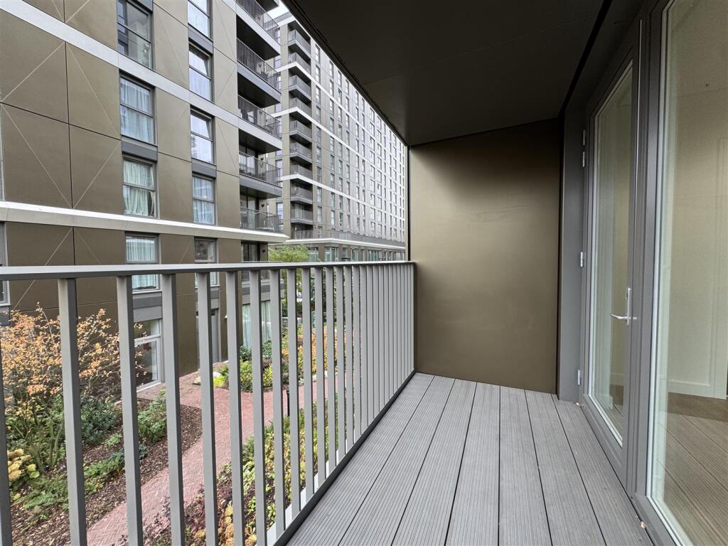 Balcony pic 3.jpeg