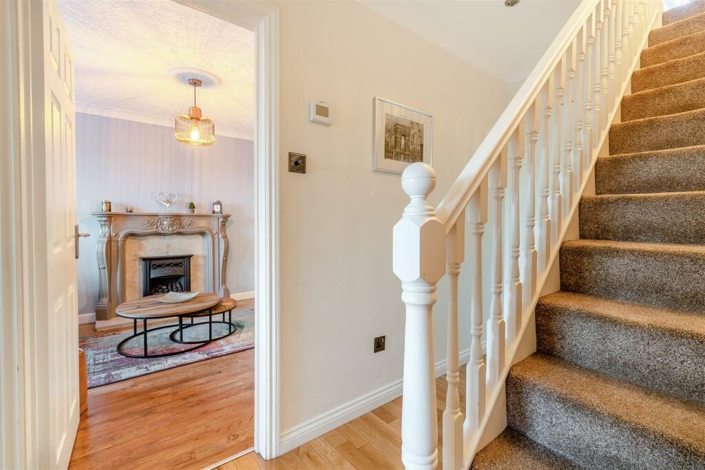 8576940-interior18.jpg