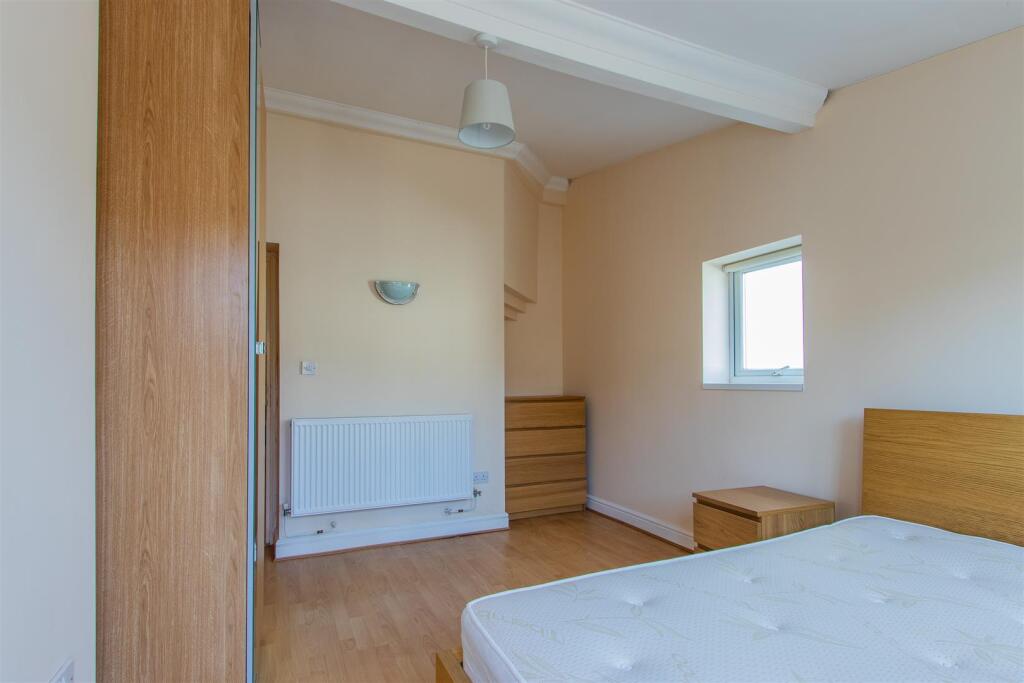 Connaught Road 84, 2-10.jpg