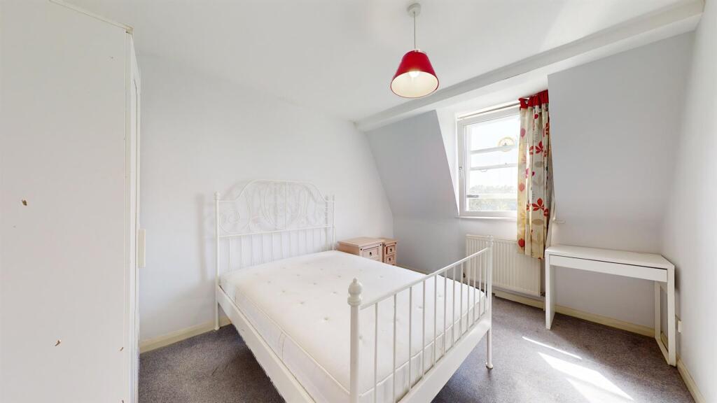 bed1.jpg