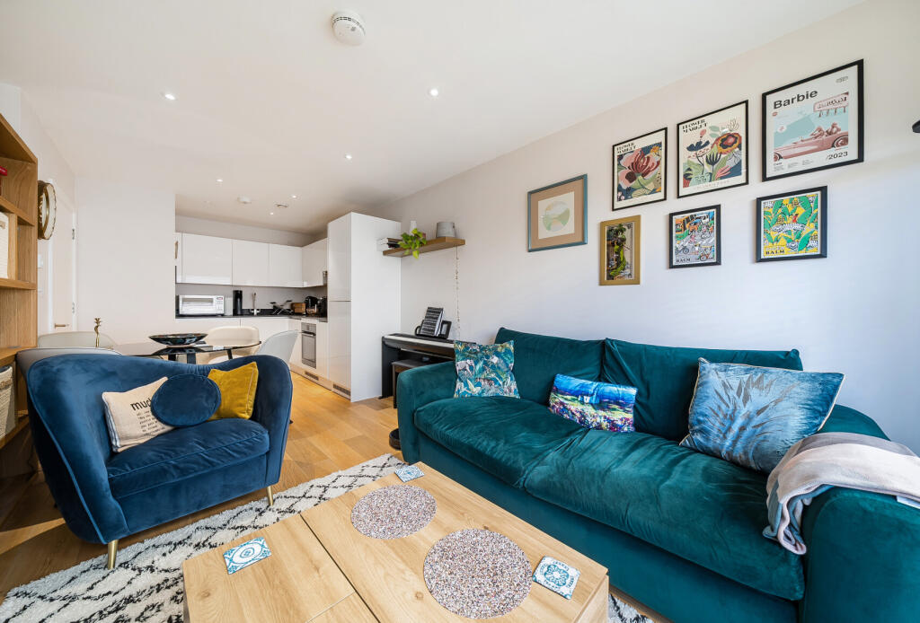 1386208-7-6932ae9...