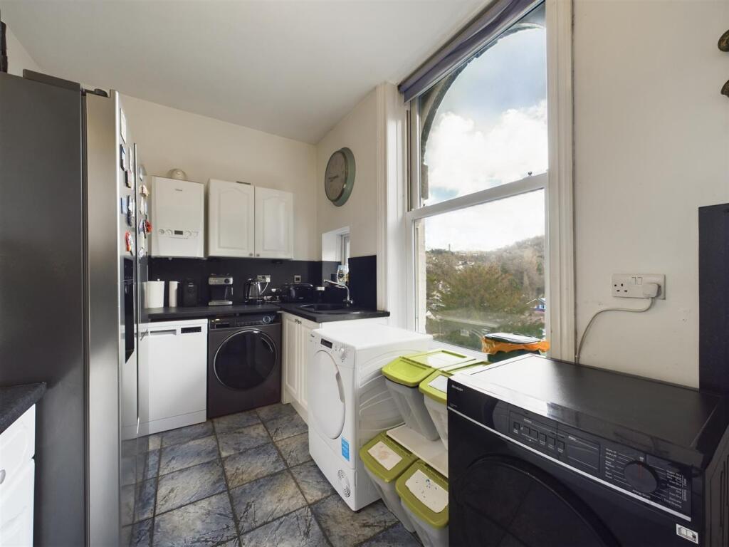 Kitchen (1)