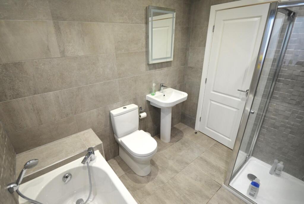 Bletchley - Bathroom .JPG